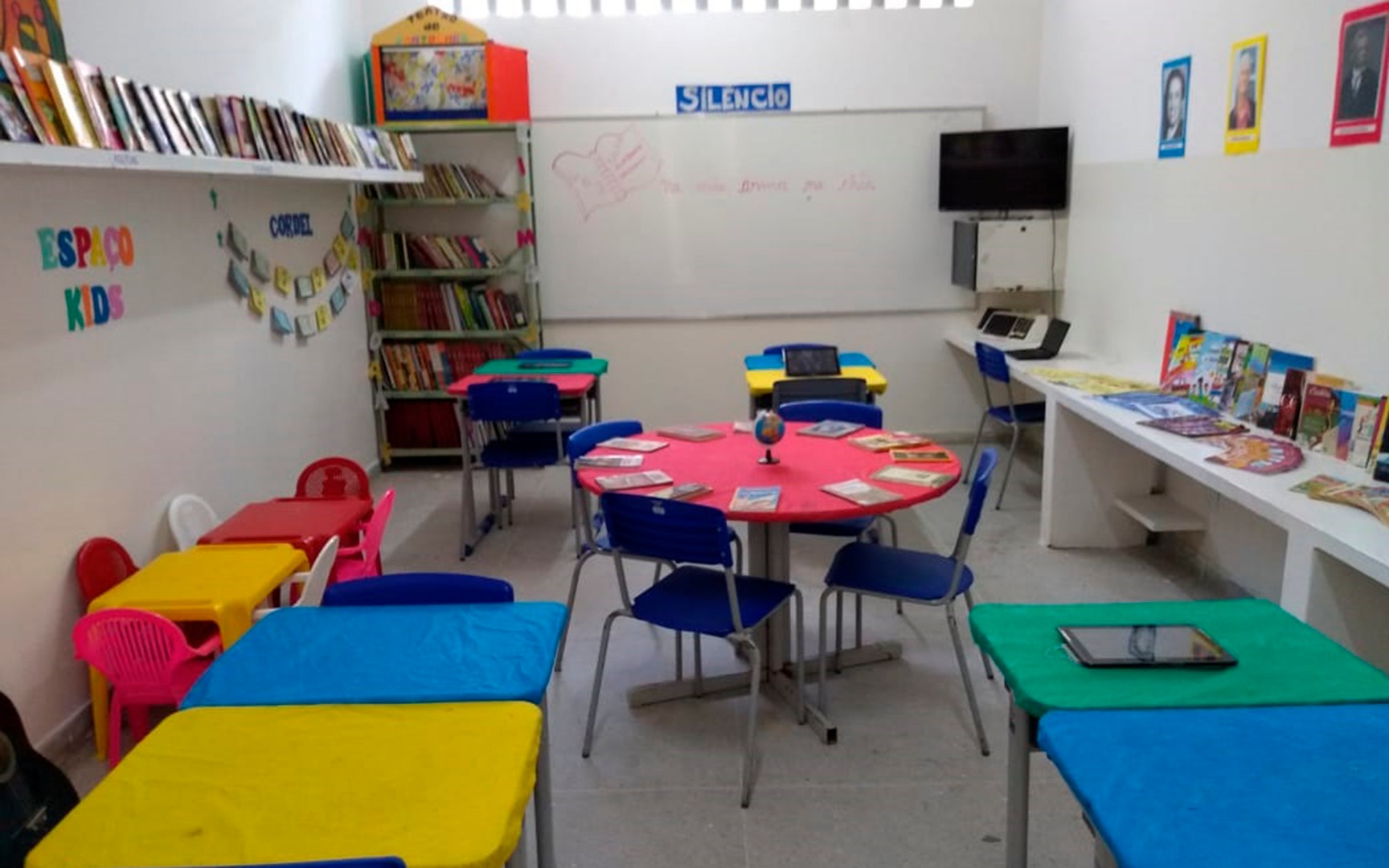 fundac incentiva socioeducandos a ler com inauguracao de biblioteca 1.jpg