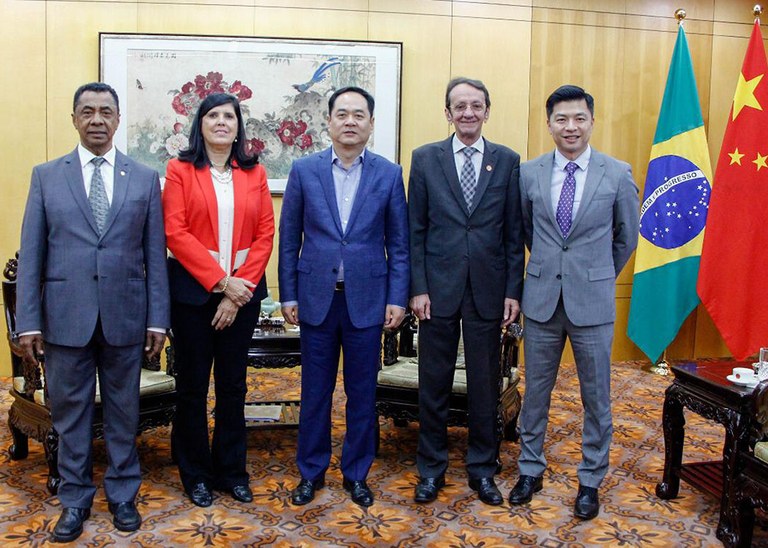 19_06_19 Vice-governadora se reúne com embaixador para discutir missão de comitiva da Paraíba à China (2).jpg